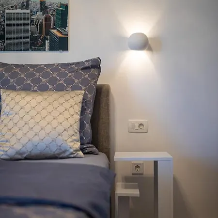 Willa Colin Tribunj Tribalj